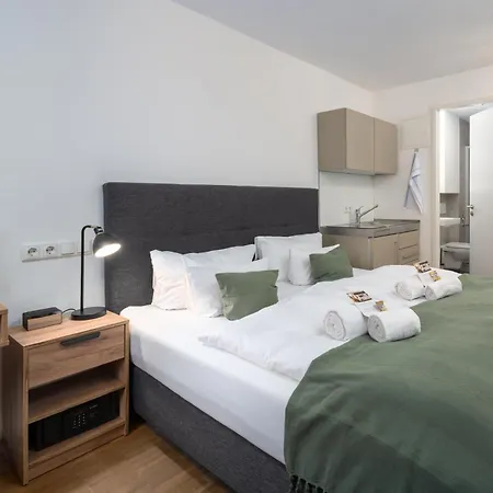 Dreamcation Altstadthotel - Mikro Mit Kueche & Self Check-in Apart Otel