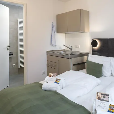 Aparthotel Dreamcation Altstadthotel - Mikro Mit Kueche & Self Check-in 3*