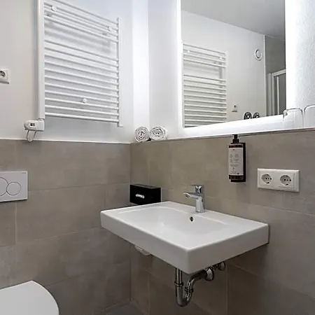 Dreamcation Altstadthotel - Mikro Mit Kueche & Self Check-in 3*