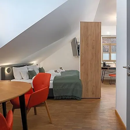 Dreamcation Altstadthotel - Mikro Mit Kueche & Self Check-in