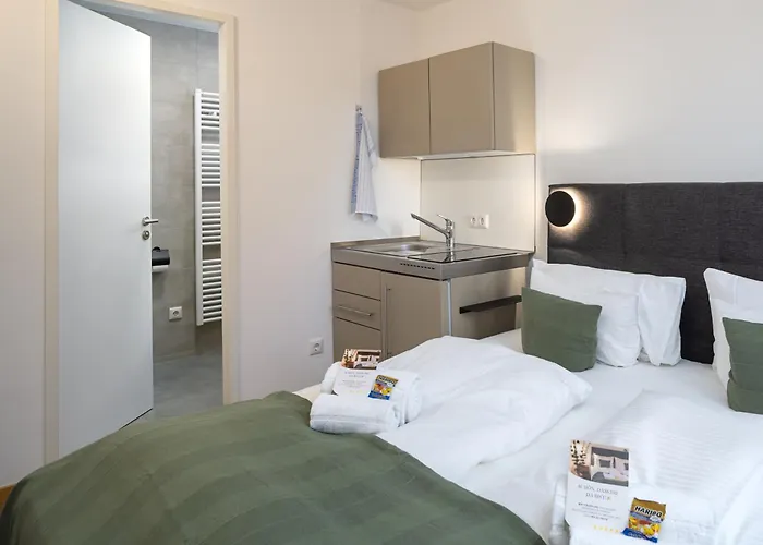 Aparthotel Dreamcation Altstadthotel - Mikro Mit Kueche & Self Check-in 3*