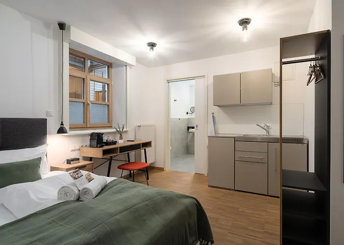 Aparthotel Dreamcation Altstadthotel - Mikro Mit Kueche & Self Check-in Regensburg
